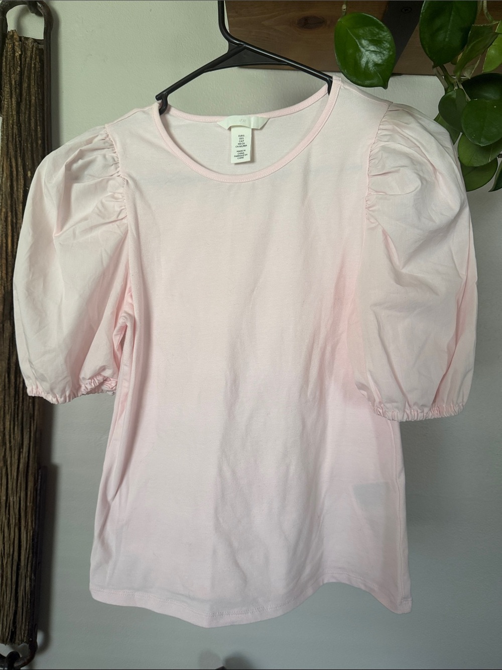 H&M pink puff sleeve top size small